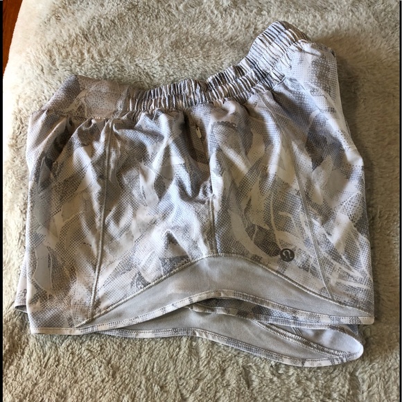 Lululemon Hottie Hot Shorts ll •Long• - Picture 5 of 11